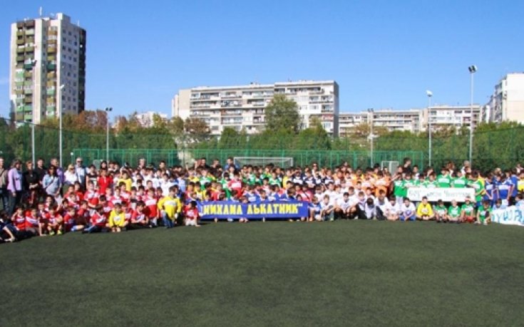 СНИМКИ: Детски футболни емоции завладяха Бургас