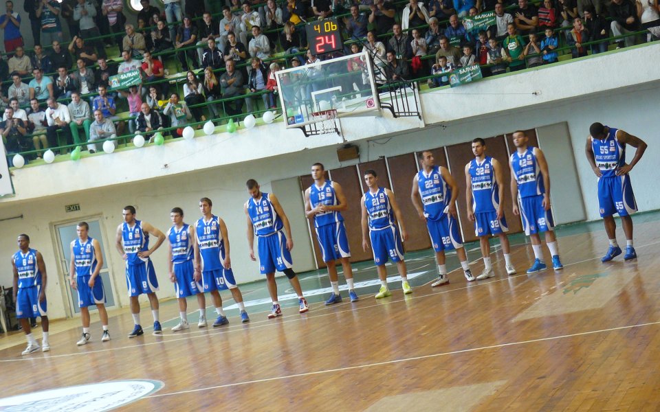 Рилецо с първа победа за сезона, разби македонци за една четвърт
