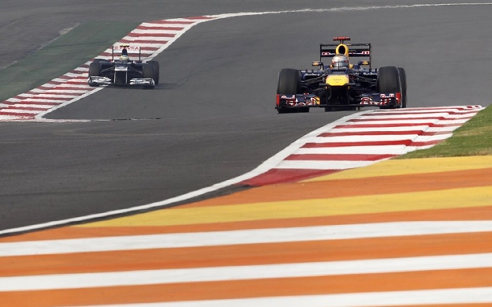 Фетел най-бърз и във втората свободна тренировка преди Гран При на Индия