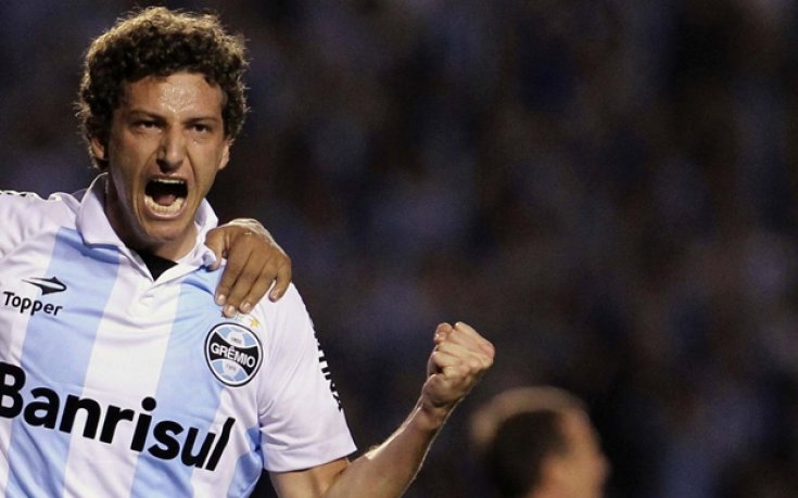 ВИДЕО: Бивш ас на Ман Сити срита рефер в слабините