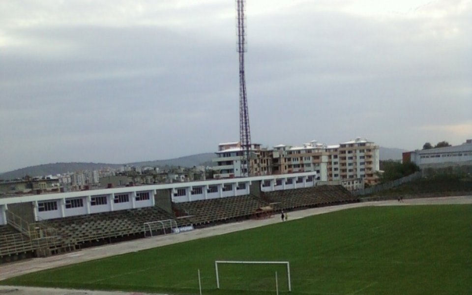 Глобиха футболен фен с 500 лв. за счупена седалка