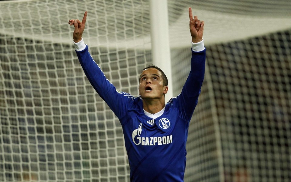 Афелай отпадна за мача на Шалке с Олимпиакос