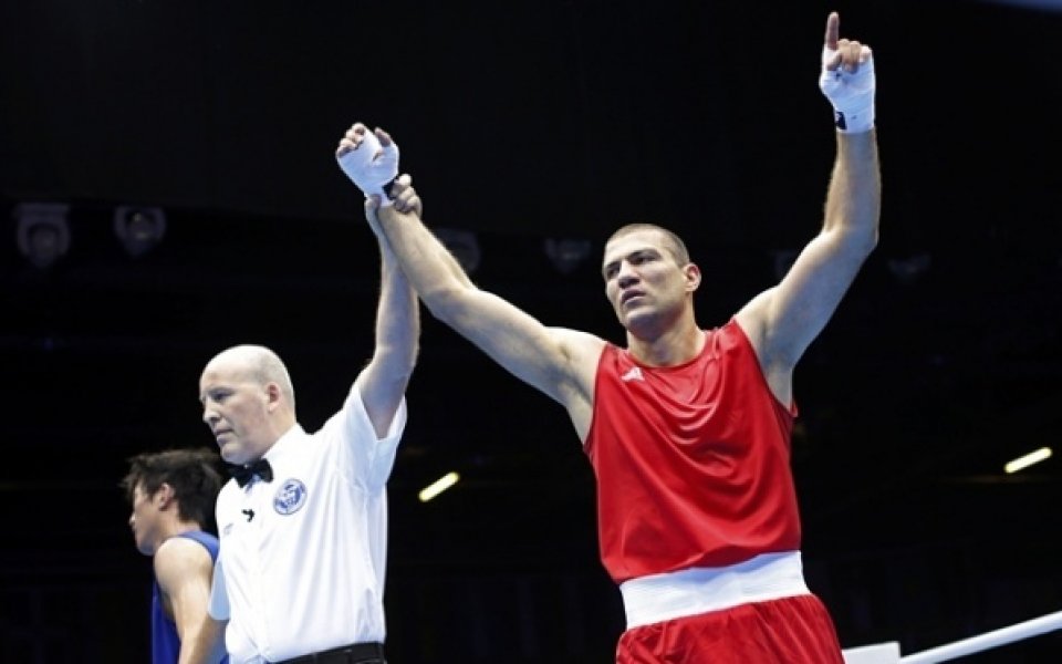 Тервел Пулев е боксьор номер 1 за годината, Михаил Таков - треньор номер 1