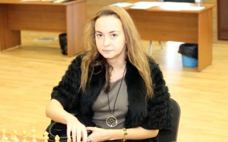 Антоанета Стефанова завърши реми с китайка