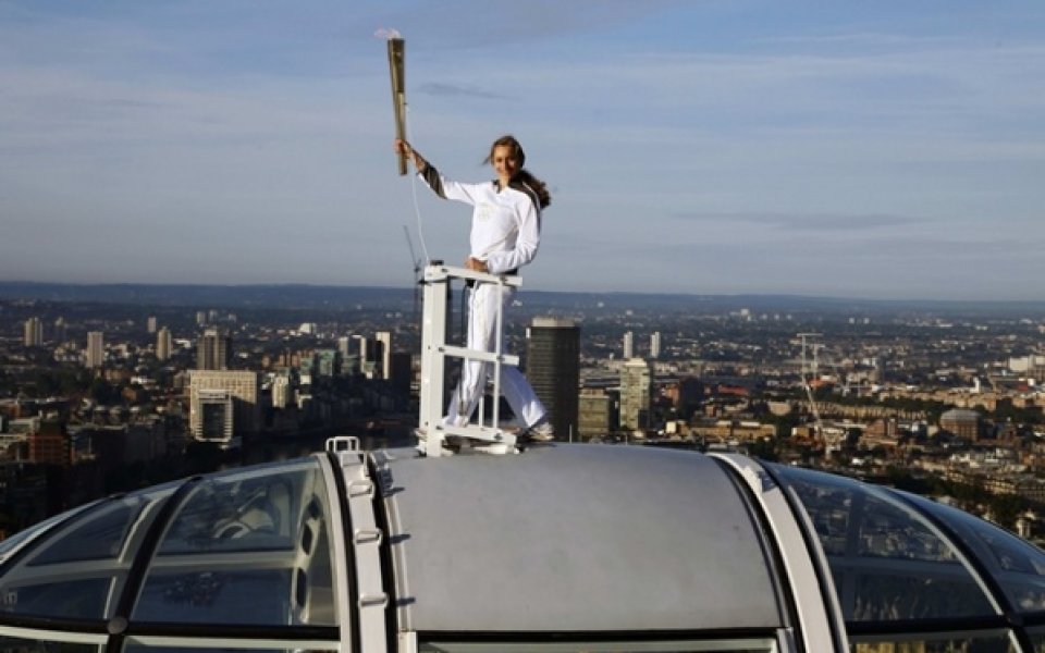 Москва ще приеме олимпийския огън на 7 октомври