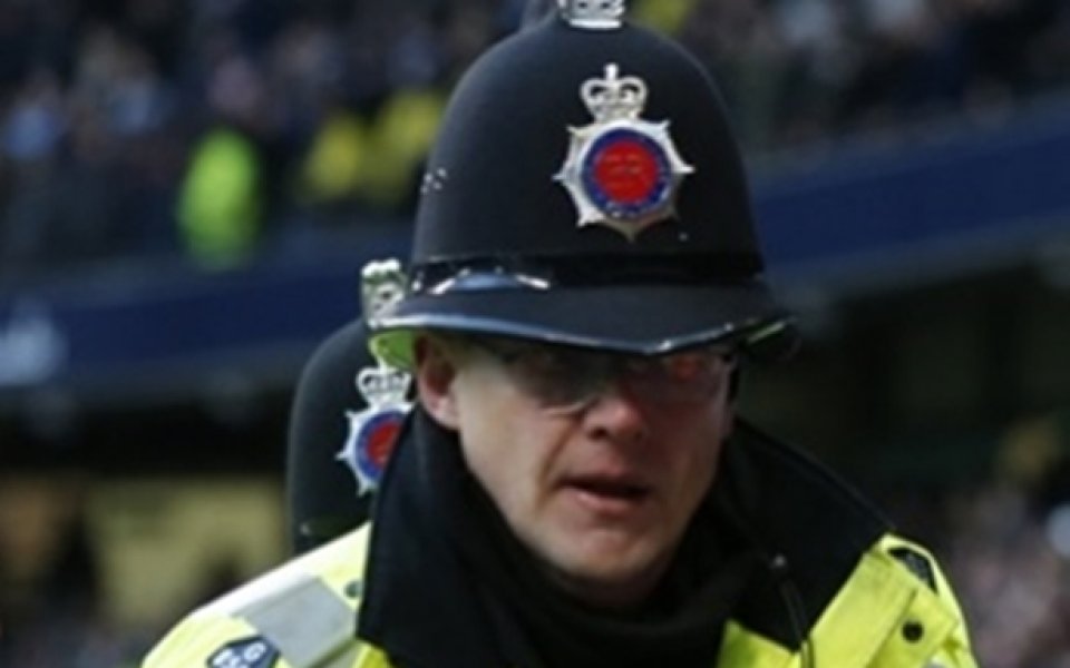 Полицията в Манчестър повдигна обвинения срещу девет души след Сити - Юнайтед