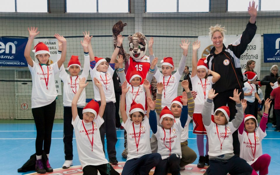 Над 200 деца взеха участие в коледния турнир на БК Шампион