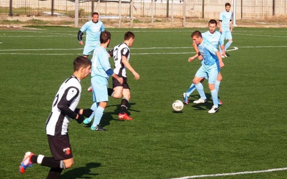 Локо загуби от Гигант с 1:3 в контрола