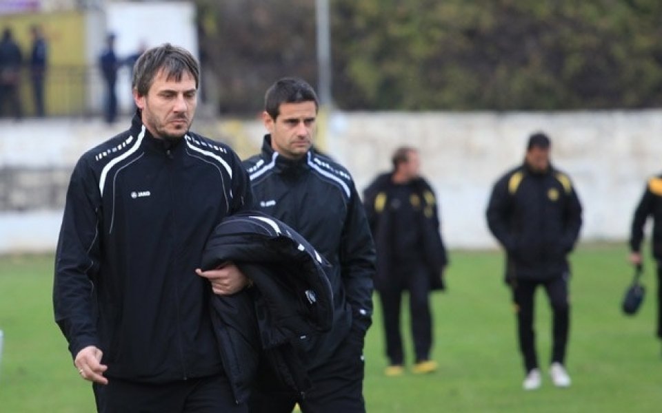 Черно море освободи треньора и половината отбор