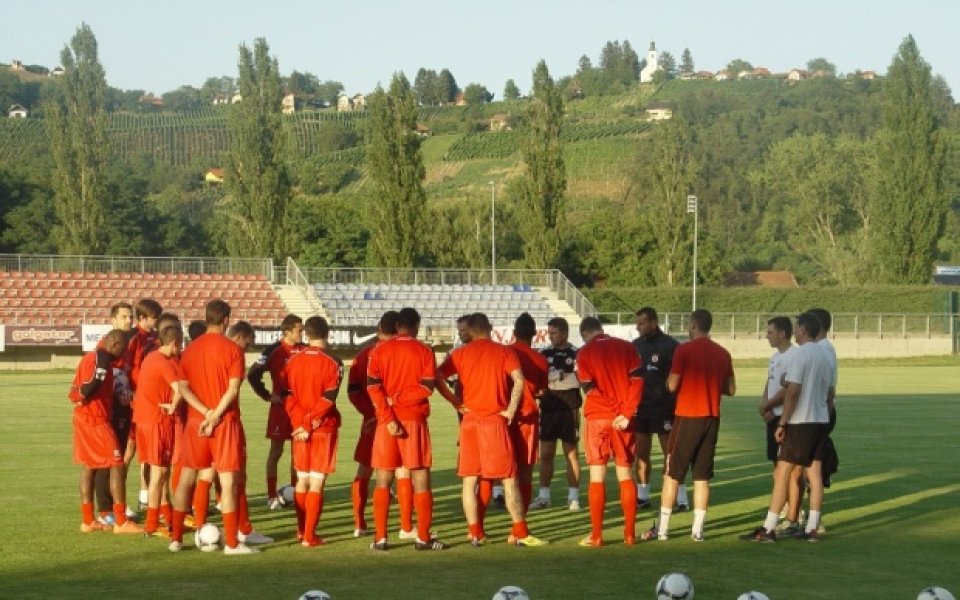 Стойчо нареди на 11 да тренират до Коледа, половината не се явяват