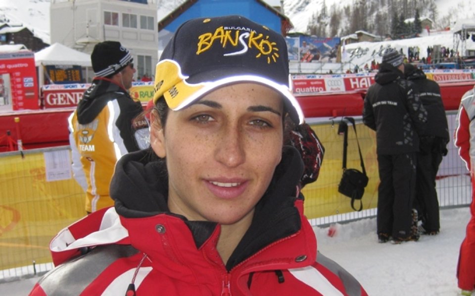 Мария Киркова втора в слалома за ФИС в Кранска гора