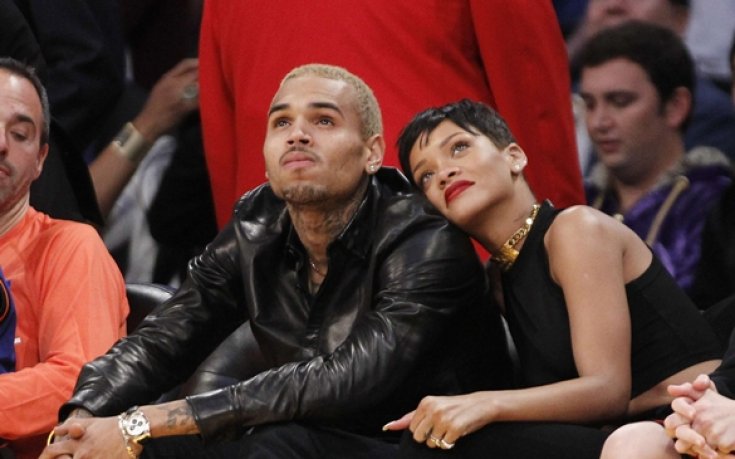 СНИМКИ: От първия ред: Джъстин Бийбър като детегледачка, Риана се гушка с Крис Браун