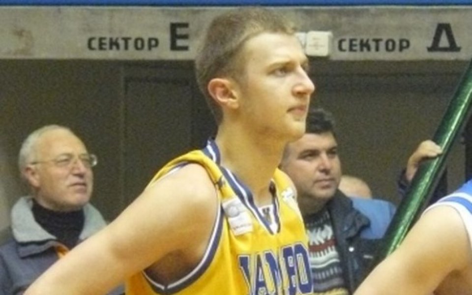 Ямбол пребори Черноморец в Бургас, Дурчев избухна с 39 точки