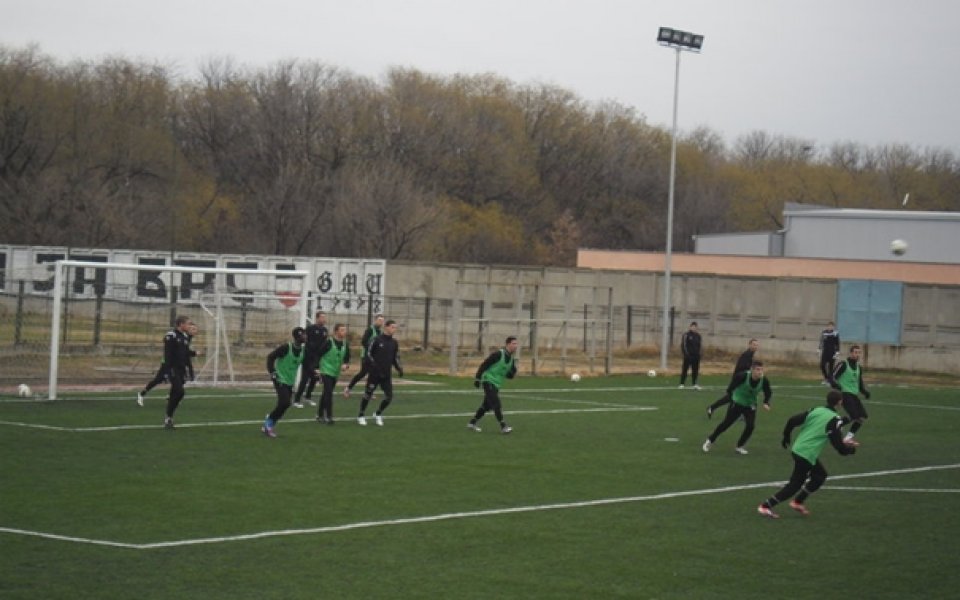 Нападател от Кот д’Ивоар пристигна на проби в Локомотив