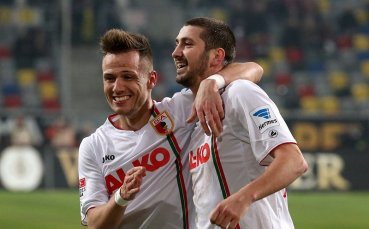 Опашкарят Аугсбург победи Фортуна с 3:2