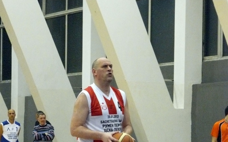 Легендарна среща между ЦСКА и Левски възроди залата на Армията