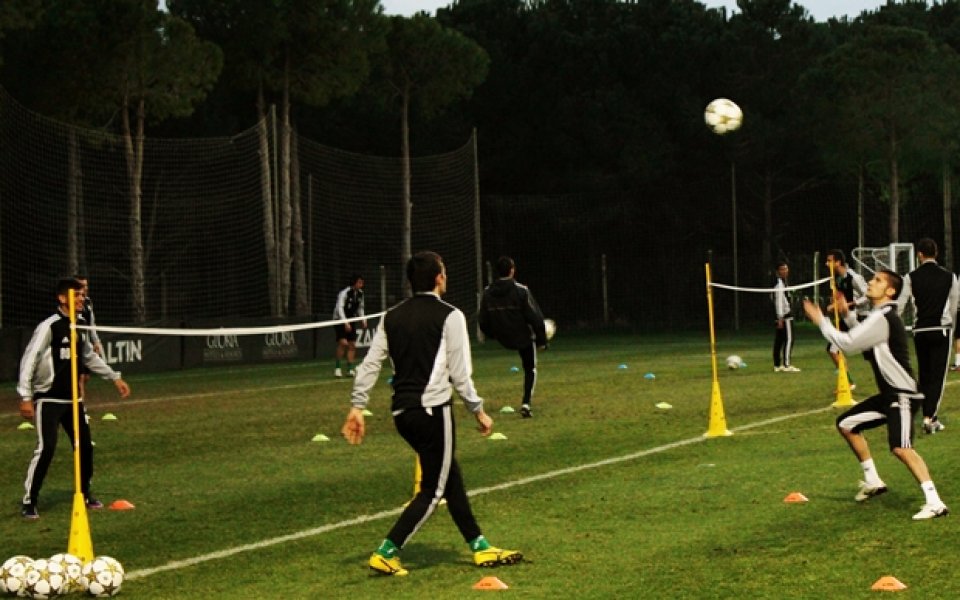 Българи биха латиноси на джитбол