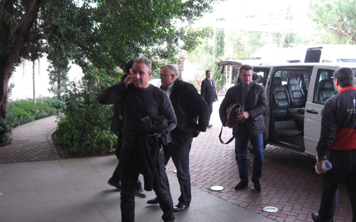 Собственикът на Лудогорец пристигна при отбора