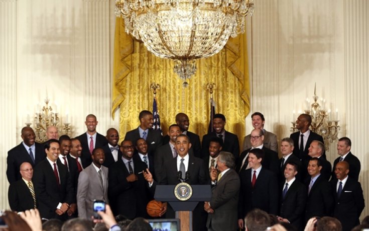 СНИМКИ: Барак Обама прие шампиона Маями