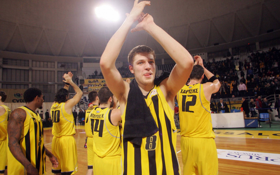 Американски треньор прелетя океана за среща с Везенков-младши