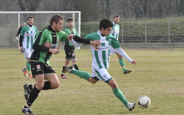 СНИМКИ: Слаб Берое загуби от Нефтохимик