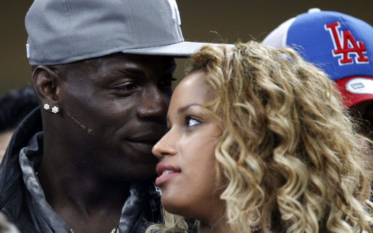 СНИМКИ: Марио Балотели наистина е влюбен