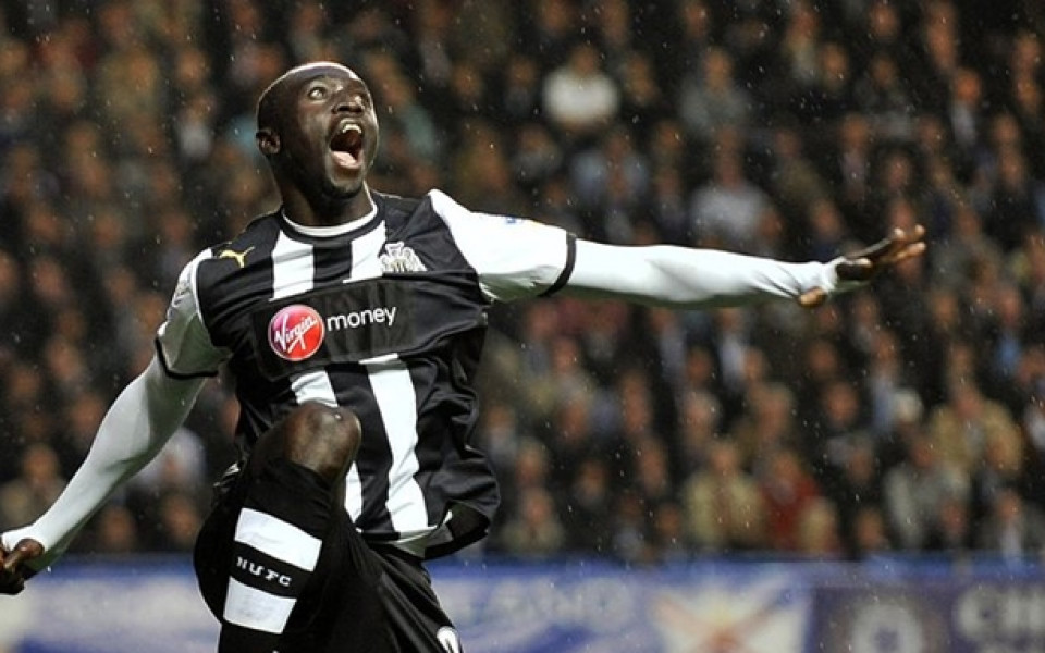 ВИДЕО: Нюкасъл се отдалечи от зоната на изпадащите, Папис Сисе с феноменален гол