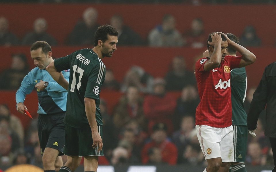 ВИДЕО: Реферите в Испания и Англия: Пресилен картон за Нани, Греъм Пол: Можеше да бъде и по-зле