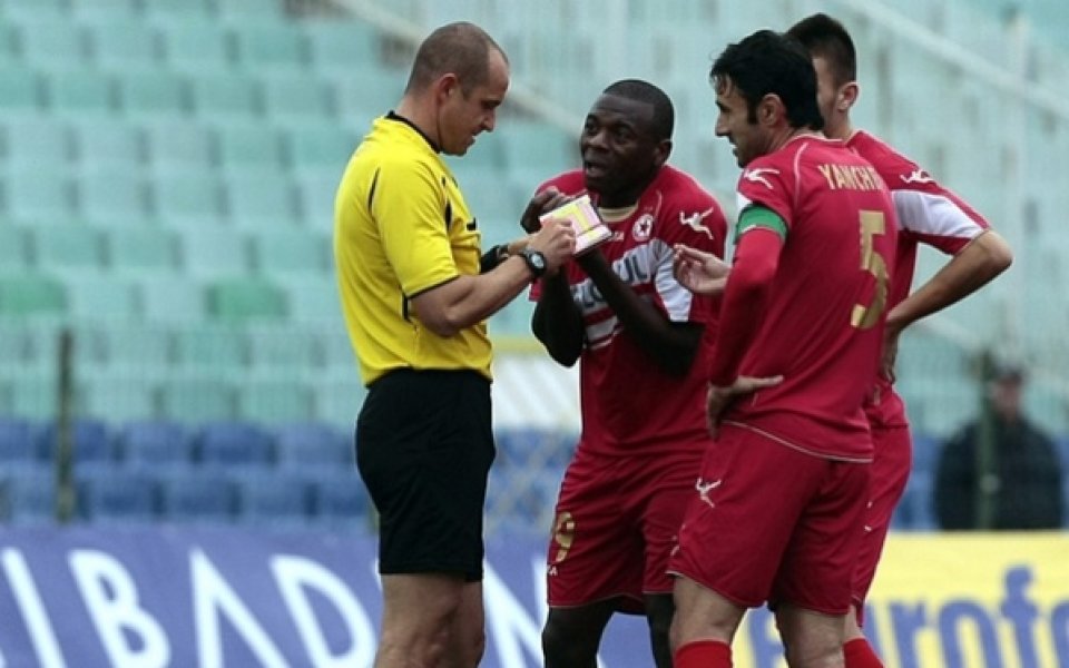 Станислав Тодоров ще свири Ботев - Левски