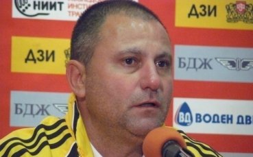 Джамбазки: Футбол се играе с чиста глава и без напрежение