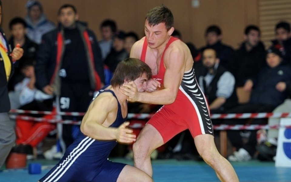 Александър Костадинов ще стартира срещу представител на Унгария в категория до 55 килограма