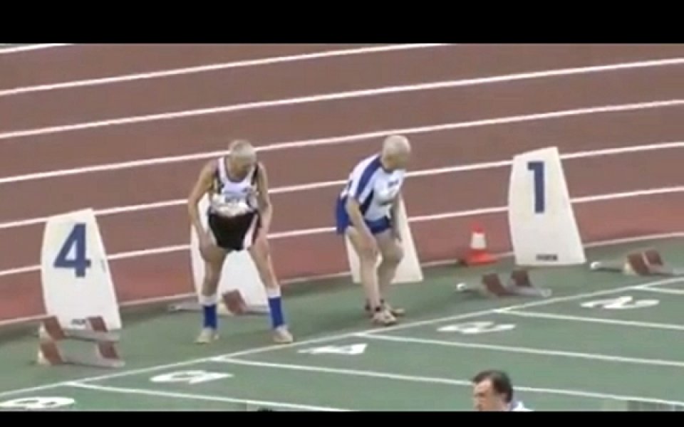 ВИДЕО: Най-епичната битка на 100 метра, която сте виждали някога