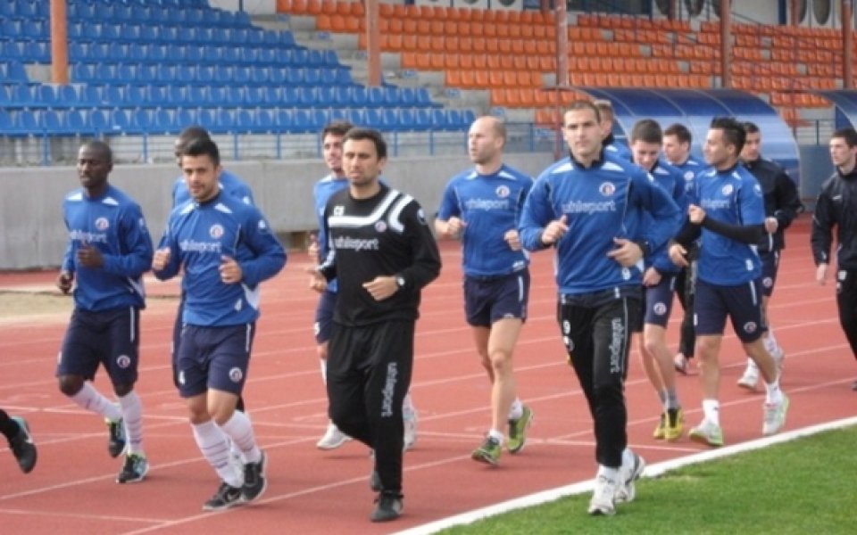 Общото събрание на Етър се провело във Велико Търново, докато участниците в него гледали мач в Сливен