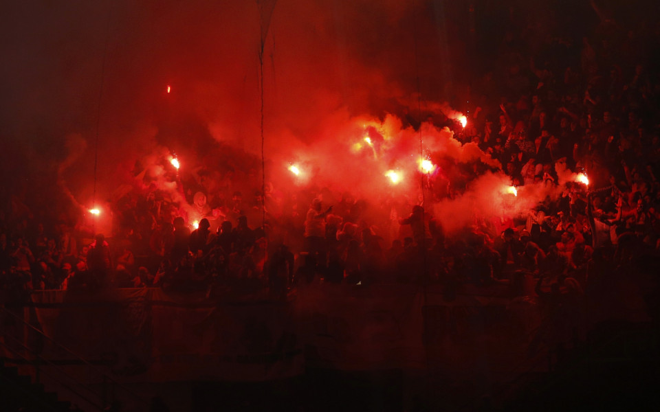 Реал може да отнесе глоба заради факлите на Галатасарай