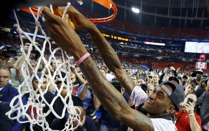 75 хиляди видяха титлата на Луивил в колежанското първенство на САЩ