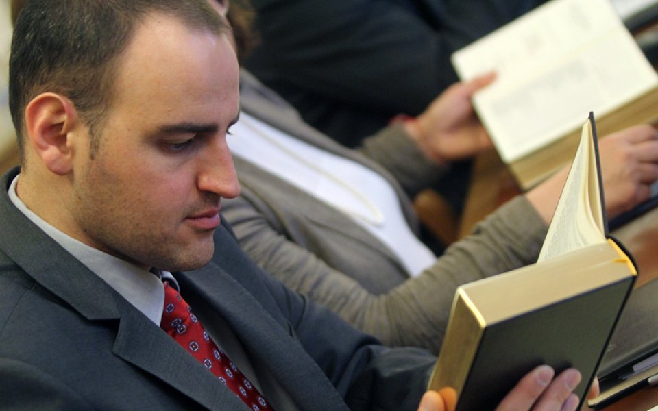 Министър Стойчев: Искайте отговори от федерацията по борба