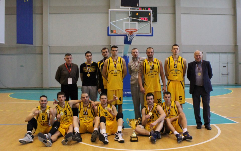 СНИМКИ: Шампионите на А група получиха наградата си, но отпаднаха за Купата