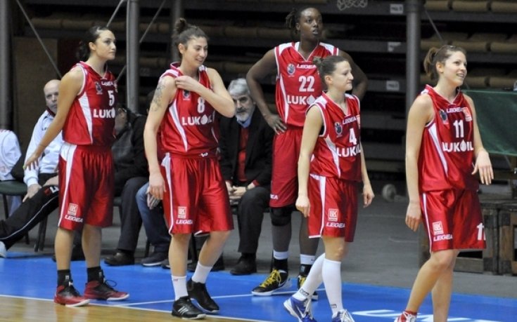 Нефтохимик победи Монтана при дамите