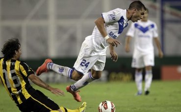 ВИДЕО: Играч на Велес оцеля след епилептичен удар по време на мач