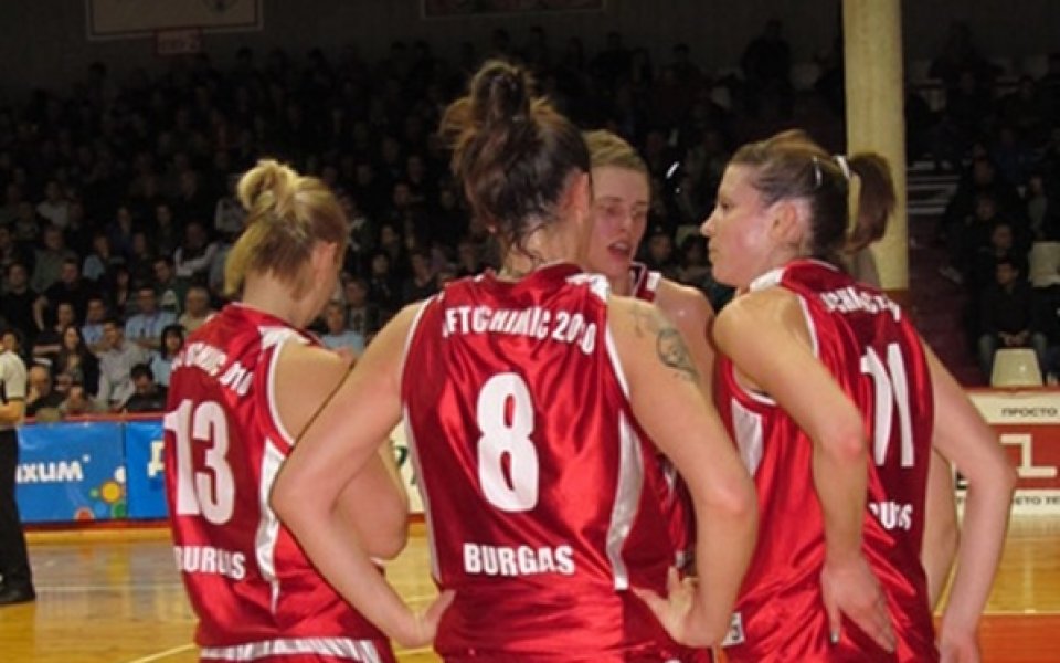 Нефтохимик е на девети пореден финал при баскетболистките
