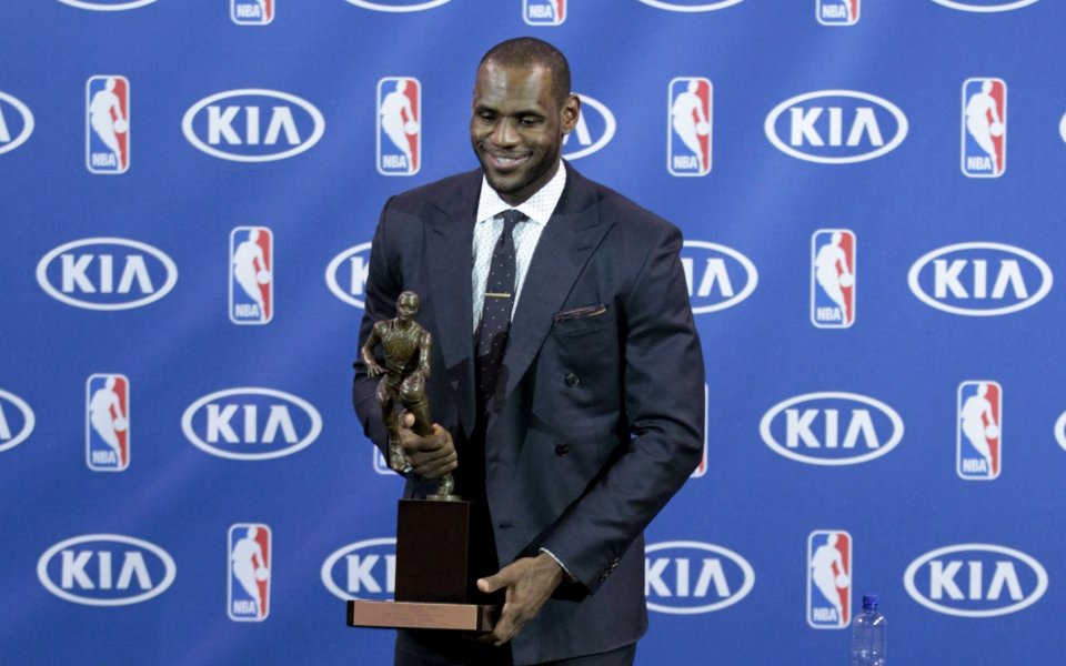 ЛеБрон Джеймс е MVP за 4-ти път, само един от 121 не гласува за него