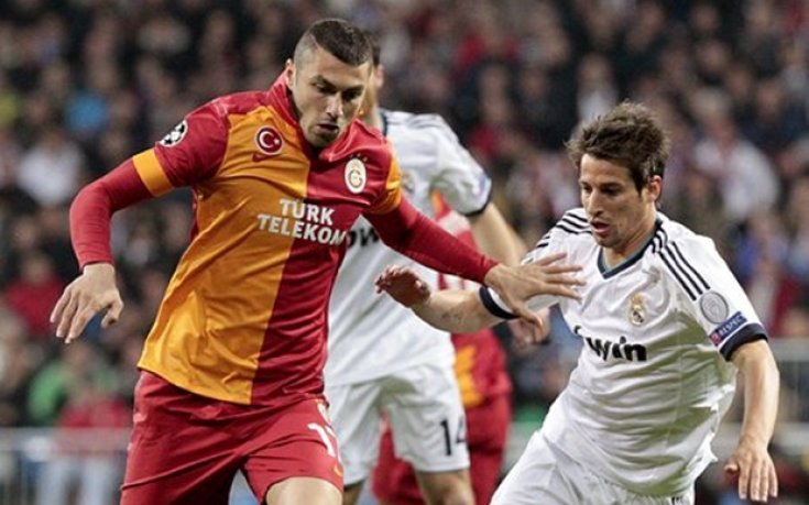 Бурак Йълмъз не мисли за трансфер, щастлив е в Галатасарай