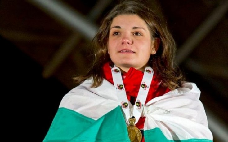 Ния Димитрова остава в Левски