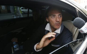 Изловиха Манчини в Неапол, той се прави на ударен