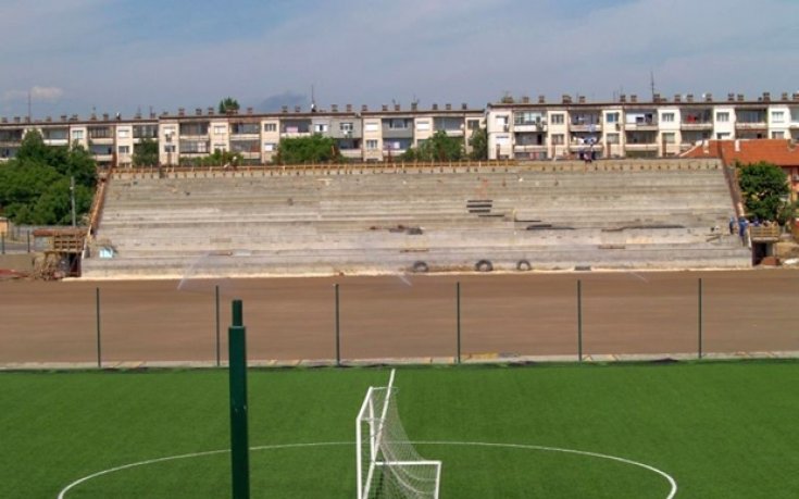 СНИМКИ: Ботев Пд строи клубната база в Коматево на пълни обороти