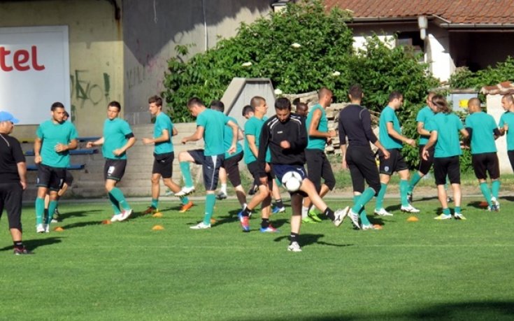 СНИМКИ: Черно море тренира на "Герена", в заниманието се включи и Хектор