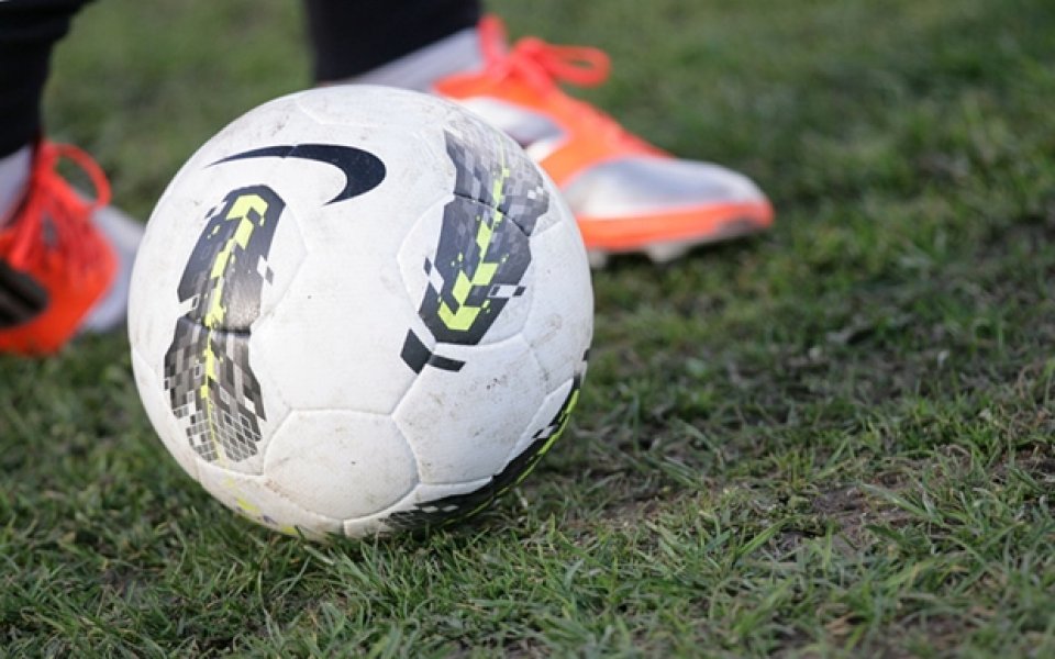 Юношите набор 1998 г. спечелиха с 4:2 срещу Азербайджан