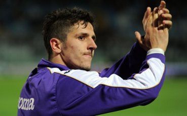 Фиорентина глобява Йоветич