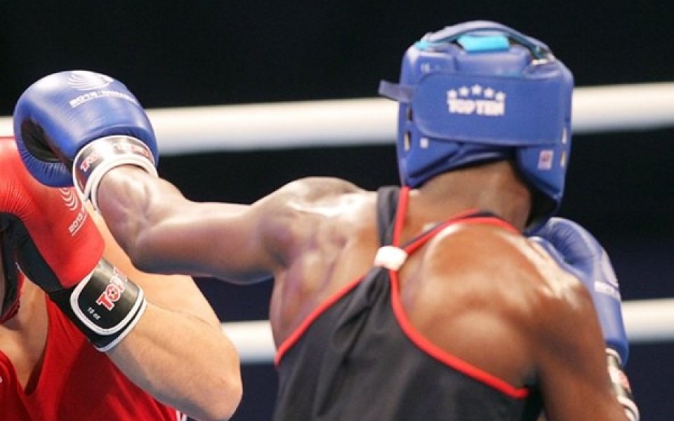 Арестуваха световен шампион по бокс, подозират го в грабеж на 8 банки