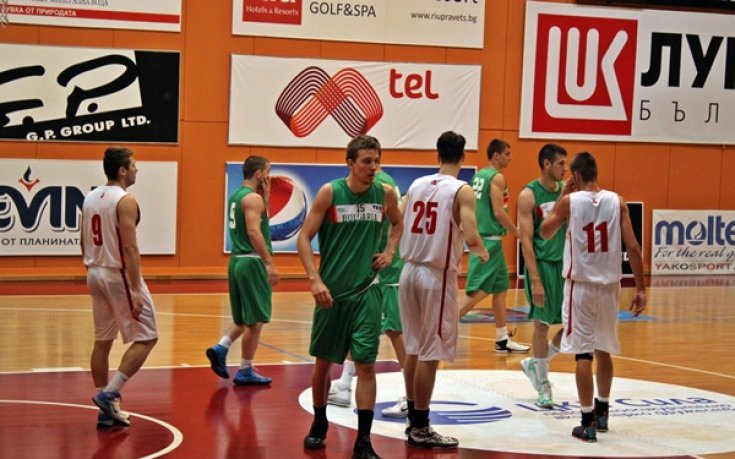 СНИМКИ: Добра първа контрола за младежите, разбиха Румъния в Правец